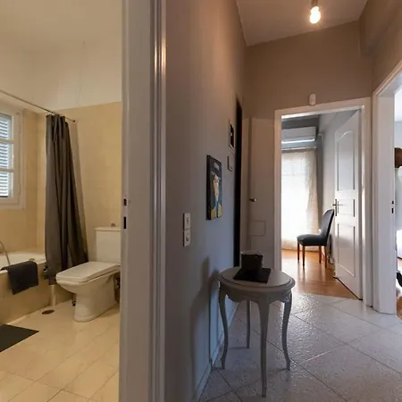 Serene Seaside Bliss - Lush & Secluded Garden Oasis * Kalamata