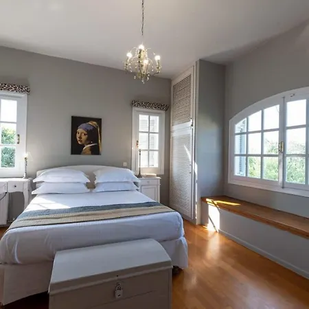 Serene Seaside Bliss - Lush & Secluded Garden Oasis * Kalamata