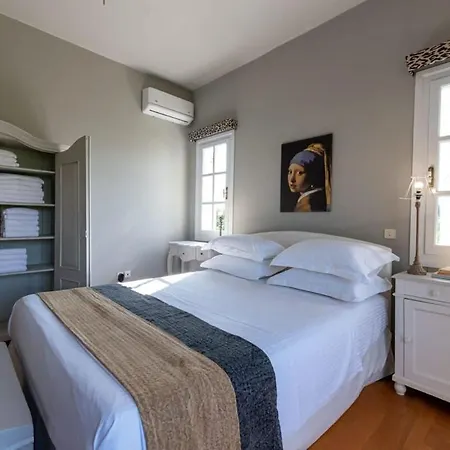 Serene Seaside Bliss - Lush & Secluded Garden Oasis Casa vacanze