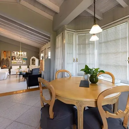 Casa vacanze Serene Seaside Bliss - Lush & Secluded Garden Oasis