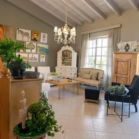 Serene Seaside Bliss - Lush & Secluded Garden Oasis Kalamata