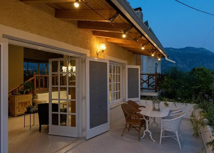 Serene Seaside Bliss - Lush & Secluded Garden Oasis