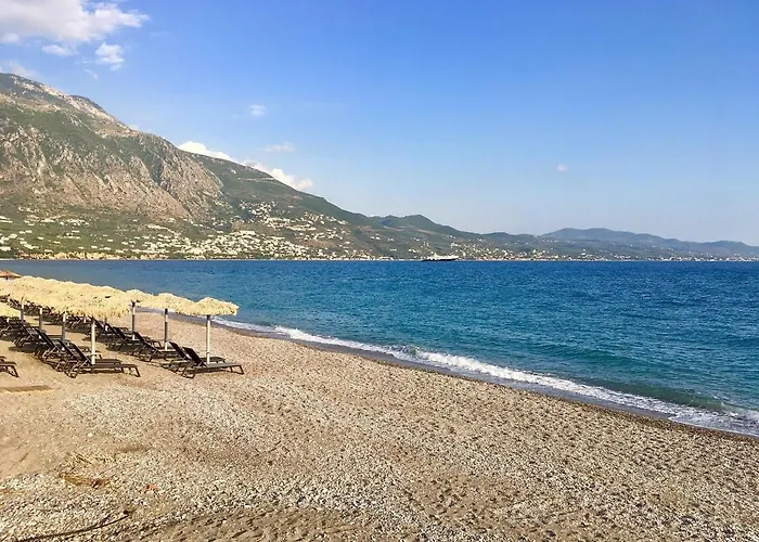 Serene Seaside Bliss - Lush & Secluded Garden Oasis Kalamata