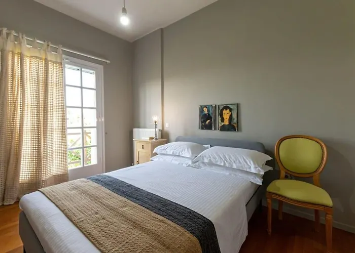 Serene Seaside Bliss - Lush & Secluded Garden Oasis * Kalamata