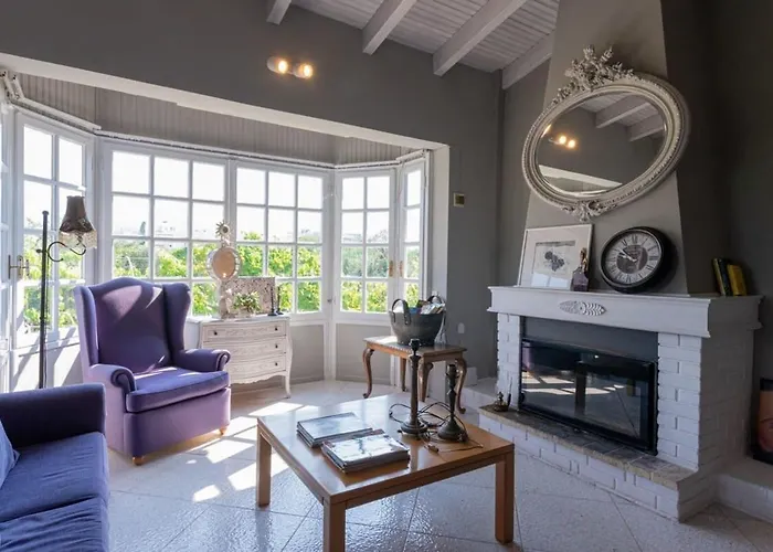 Serene Seaside Bliss - Lush & Secluded Garden Oasis Feriehus Kalamata