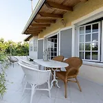 Serene Seaside Bliss - Lush & Secluded Garden Oasis Nyaraló