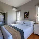 Serene Seaside Bliss - Lush & Secluded Garden Oasis Nyaraló