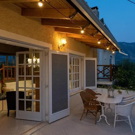 Serene Seaside Bliss - Lush & Secluded Garden Oasis