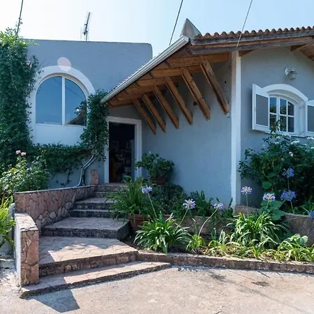 Serene Seaside Bliss - Lush & Secluded Garden Oasis * Kalamata