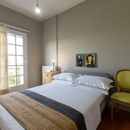 Serene Seaside Bliss - Lush & Secluded Garden Oasis * Calamata