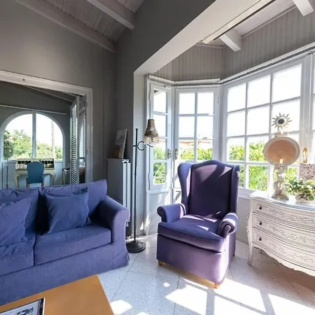 Serene Seaside Bliss - Lush & Secluded Garden Oasis *