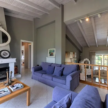 Serene Seaside Bliss - Lush & Secluded Garden Oasis * Kalamata