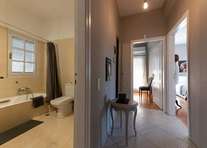 Serene Seaside Bliss - Lush & Secluded Garden Oasis * Kalamata