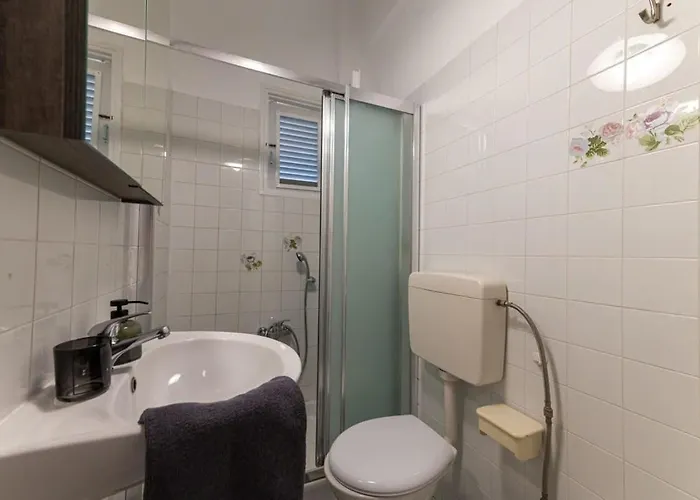 펜션 Serene Seaside Bliss - Lush & Secluded Garden Oasis