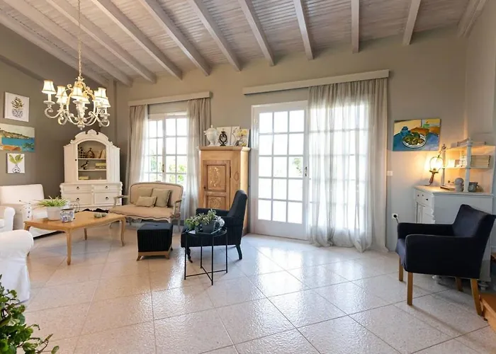 Serene Seaside Bliss - Lush & Secluded Garden Oasis 펜션 *